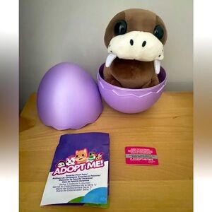ADOPT ME! Surprise Egg Plush Pets Common Walrus & Item Code Roblox Series 1